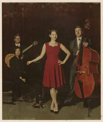 Foto: Das Savoy Satellite Quartett mit Siri im Vordergrund