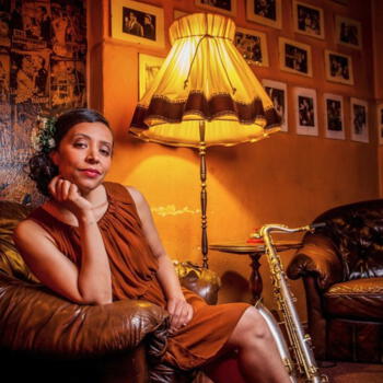 Foto: Nadia Lafi in Armchair